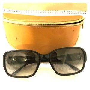 Tommy Bahama sunglasses with case